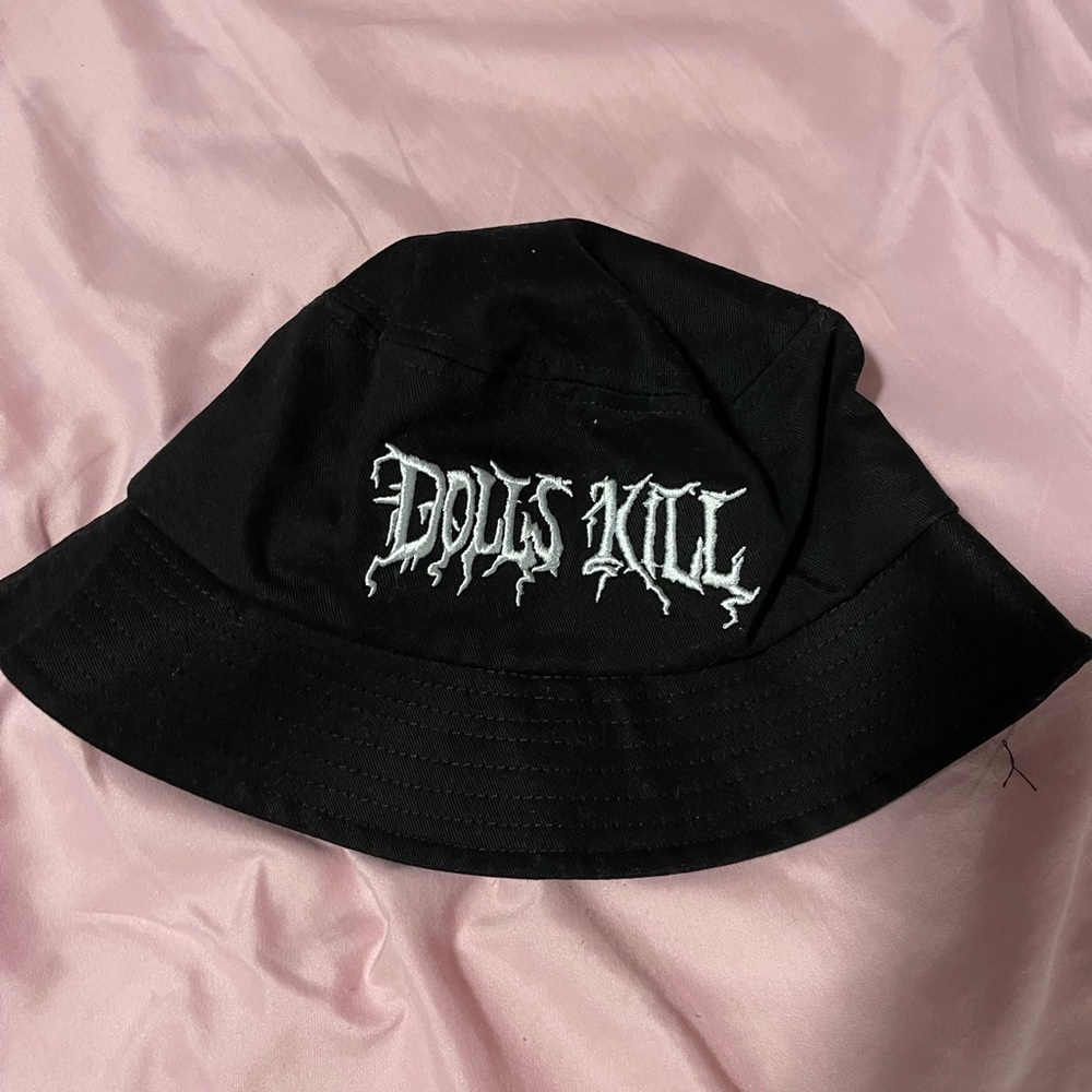 Dollskill bucket hat